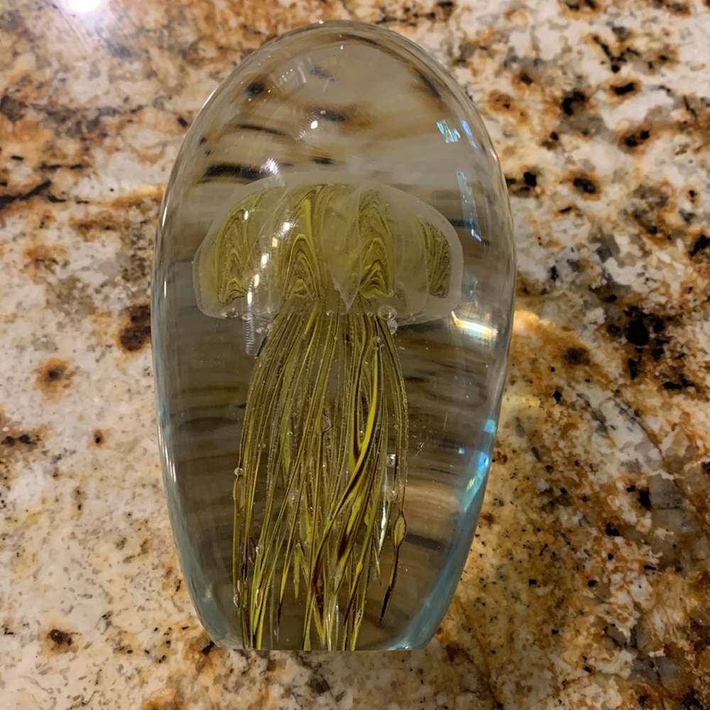 Jellyfish paperweight. Glows in the dark. - Picture 3 of 7